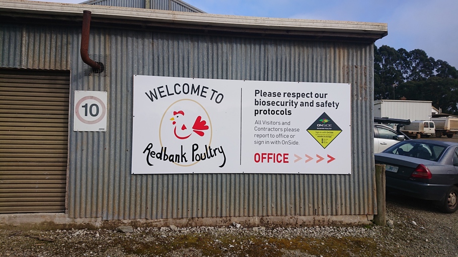 Redbank Pultry Onside Sign (1)